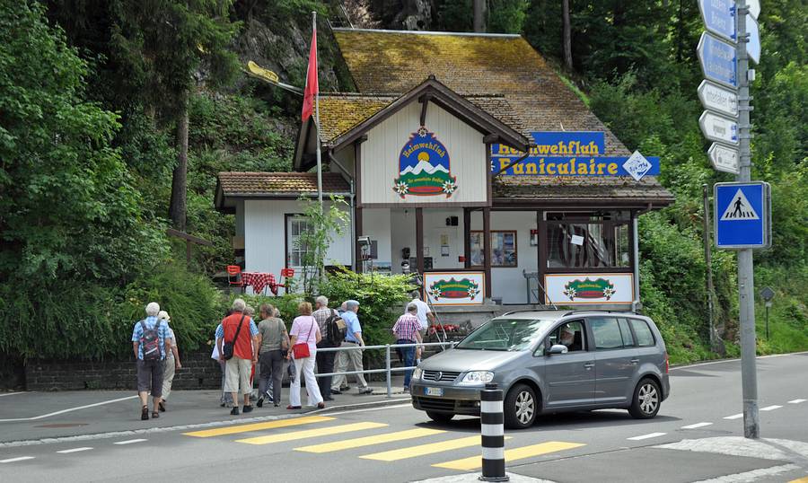 ja, natürlich mit der Standseilbahn auf die Heimwehfluh